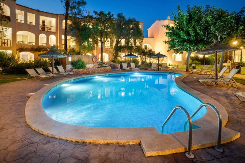 Sol Falcó All Inclusive 14