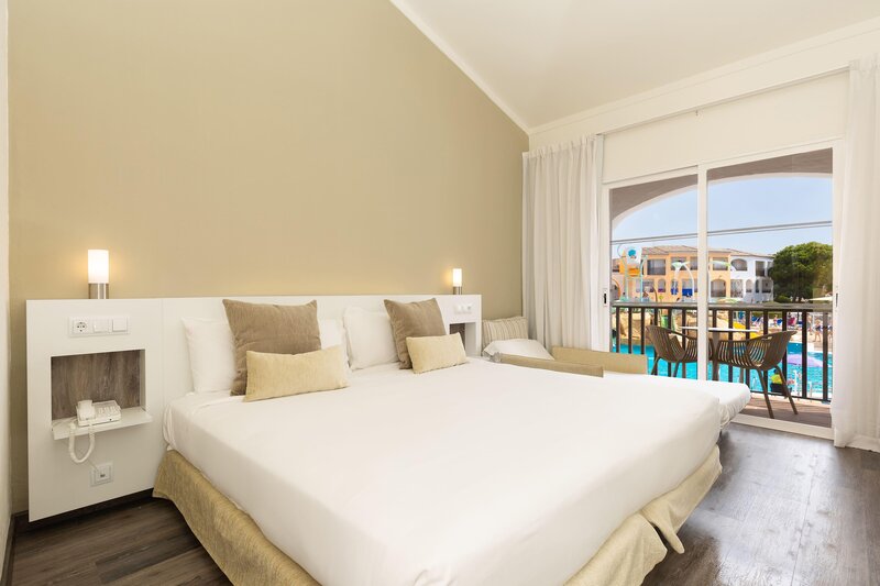 Sol Falcó All Inclusive 70