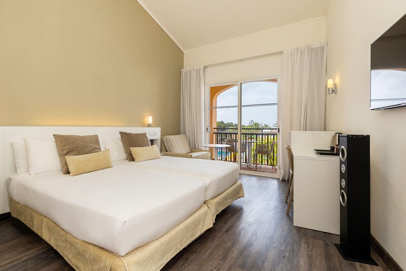 Sol Falcó All Inclusive 71