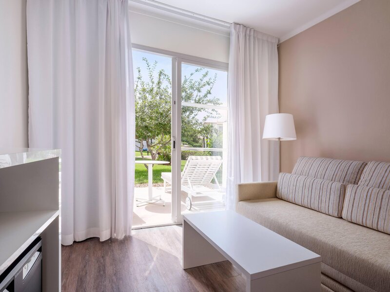 Sol Falcó All Inclusive 72