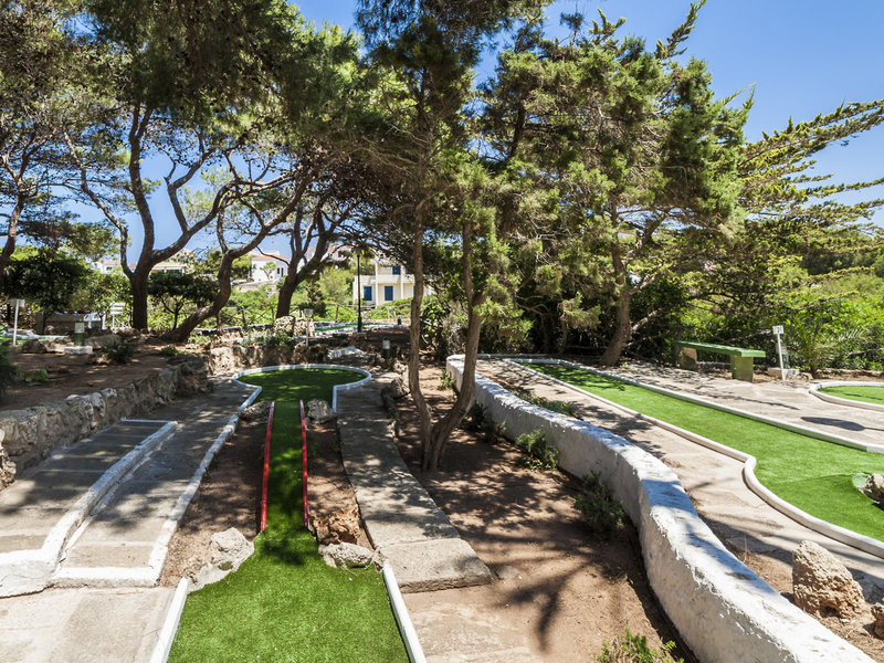 Globales Club Almirante Farragut 26