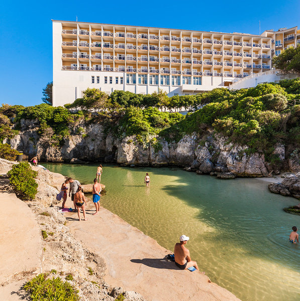 Globales Club Almirante Farragut 8