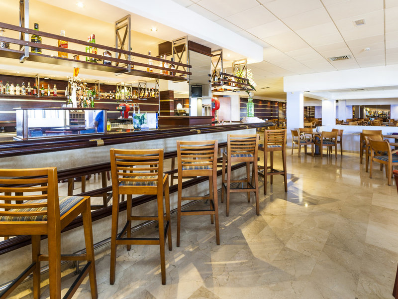 Globales Club Almirante Farragut 21