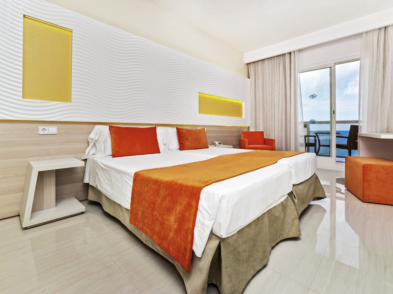 Globales Club Almirante Farragut 32