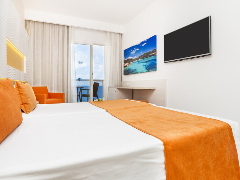 Globales Club Almirante Farragut 33