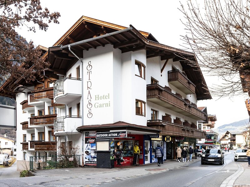 Hotel Garni Strass 2