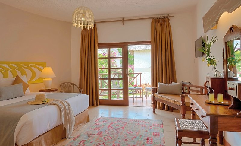 Neptune Village Beach Resort & Spa 2