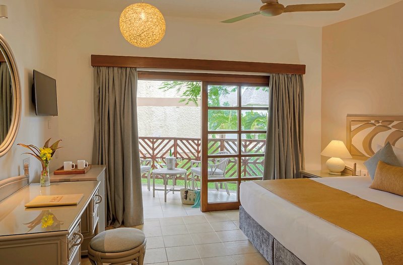 Neptune Village Beach Resort 3