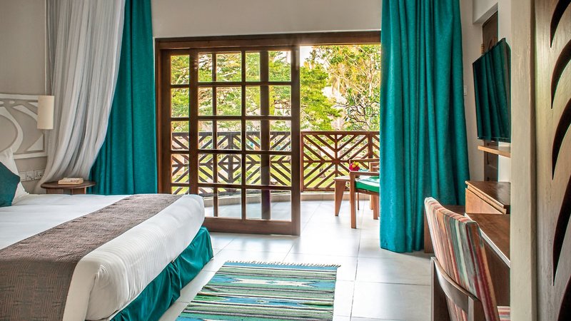 Neptune Village Beach Resort 4
