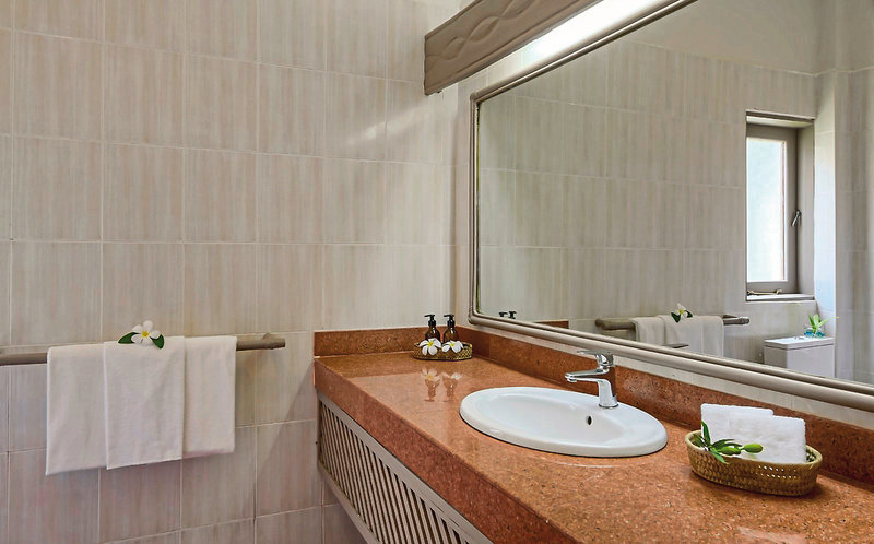 Neptune Village Beach Resort 6