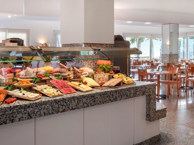 Sol Milanos & Pinguinos Club 16