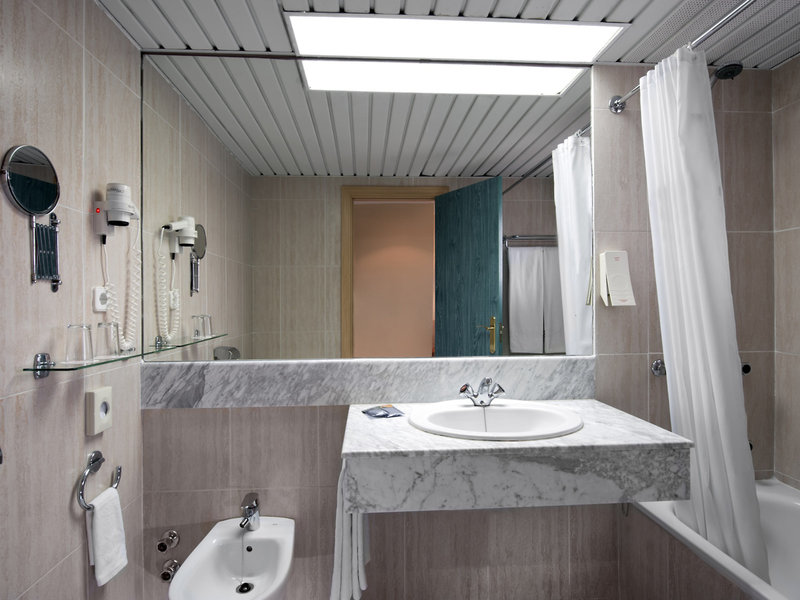 Sol Milanos & Pinguinos Club 25