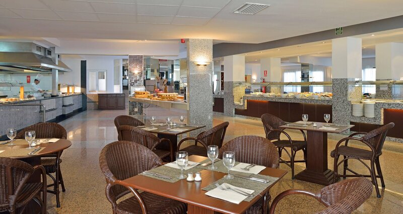 Sol Milanos & Pinguinos Club 18