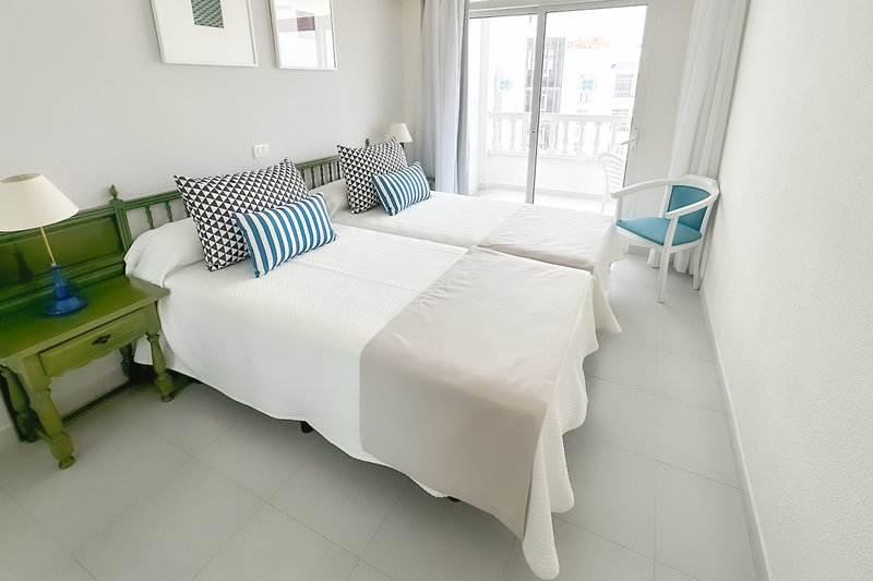 BlueSea Lagos De Cesar 32