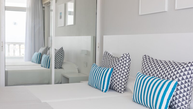 BlueSea Lagos De Cesar 18