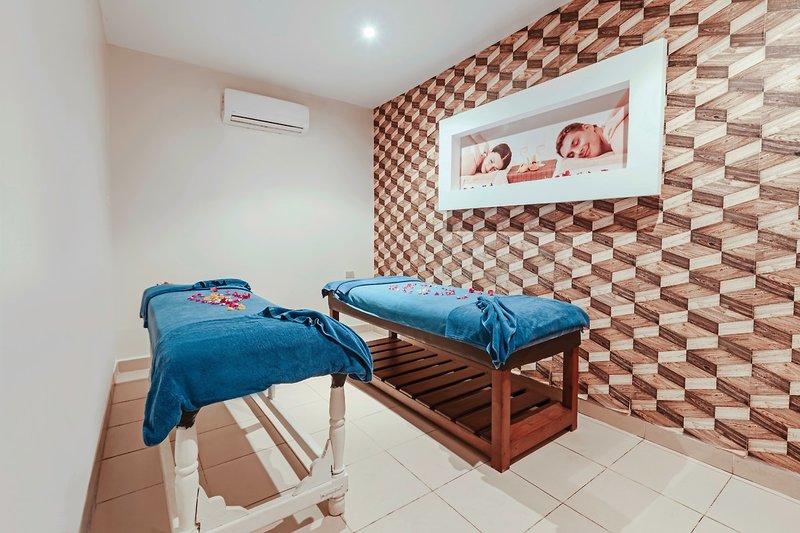 Grand Seas Resort Hostmark 31