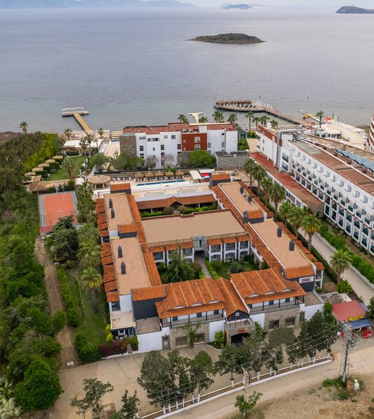 Tiana Beach Resort 3