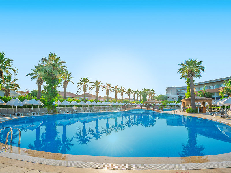 Palm Wings Beach Resort & Spa Kusadasi 2 - Outdoor Pool