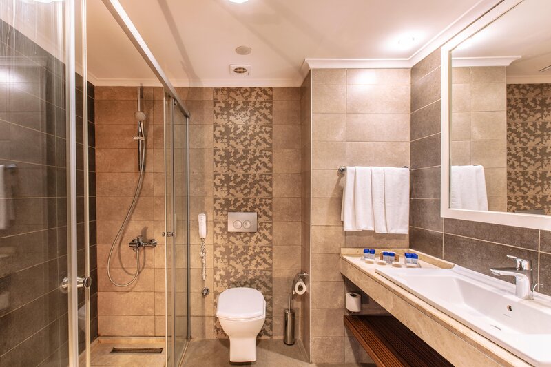 Palm Wings Beach Resort & Spa Kusadasi 39 - Bathroom Example