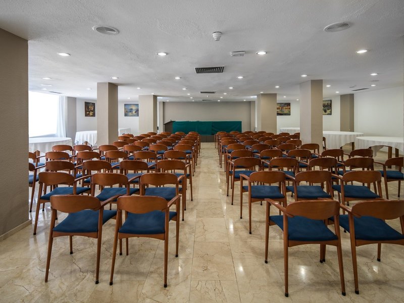 Catalonia Punta Del Rey 12 - Sports and leisure