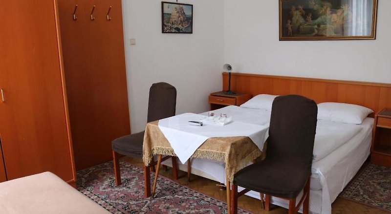 Hotel Pension Reimer 5