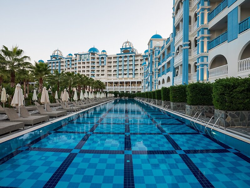 Rubi Platinum Spa Resort & Suites 9