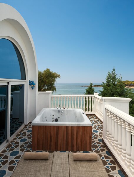 Rubi Platinum Spa Resort & Suites 105