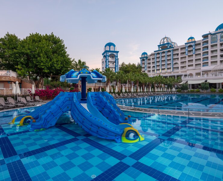 Rubi Platinum Spa Resort & Suites 41