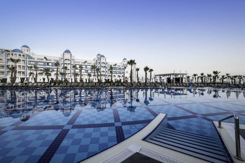 Rubi Platinum Spa Resort & Suites 81