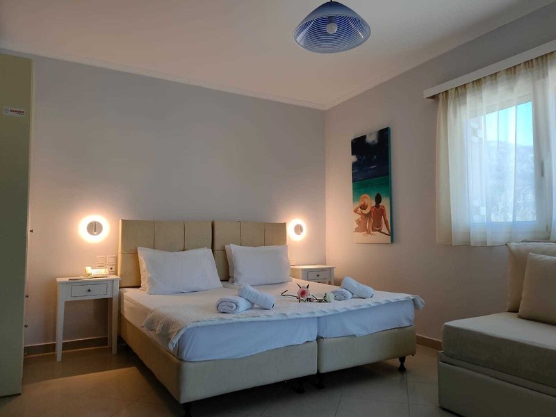 Valena Studios 33