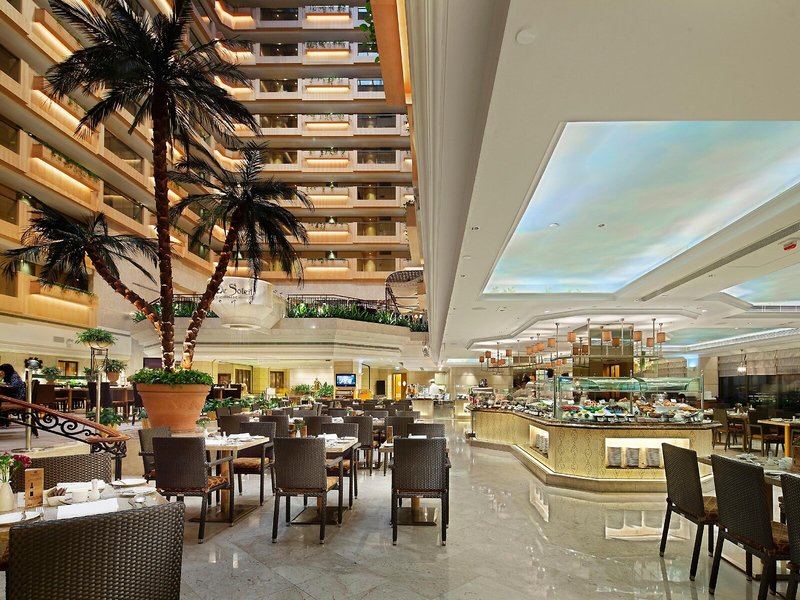 The Royal Garden Kowloon 11 - Restaurant