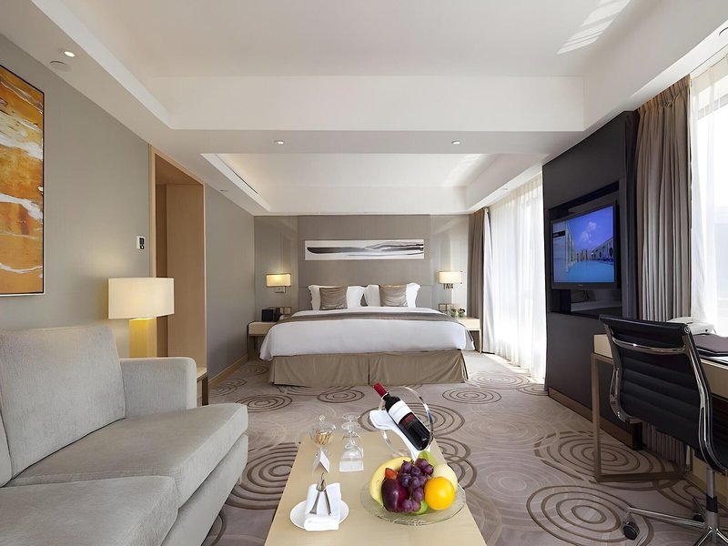 The Royal Garden Kowloon 30 - Room Example