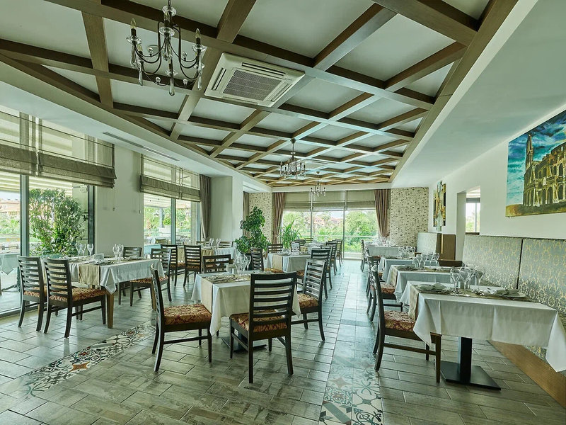 Luna Blanca Resort & Spa 14