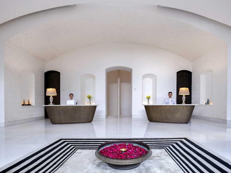 The Roseate New Delhi 12