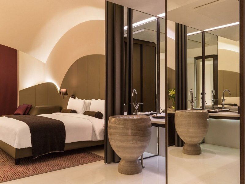 The Roseate New Delhi 23