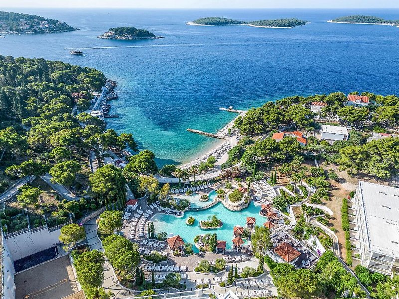 Amfora Hvar Grand Beach Resort 1