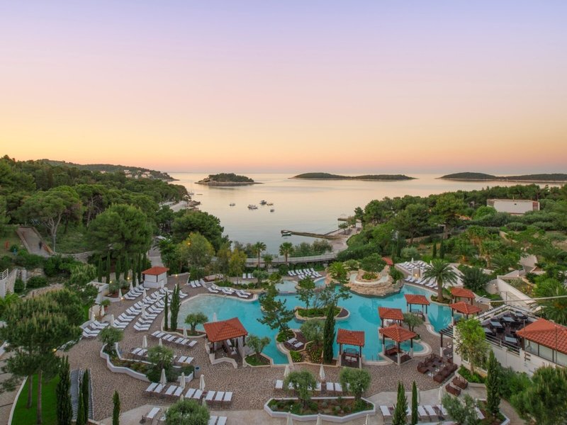Amfora Grand Beach Resort 3