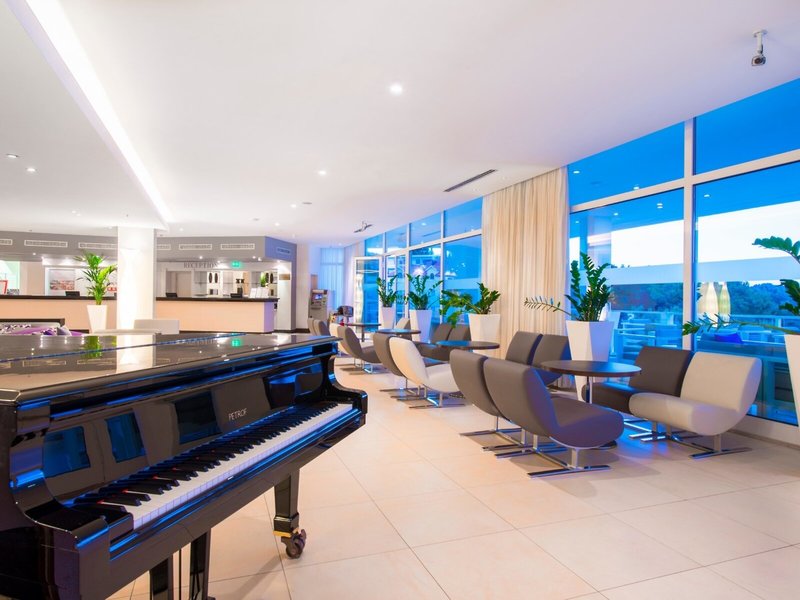 Amfora Grand Beach Resort 23