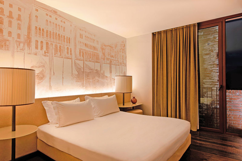 Hyatt Centric Murano Venice 2 - Room Example