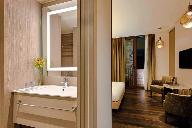 Hyatt Centric Murano Venice 7 - Bathroom Example