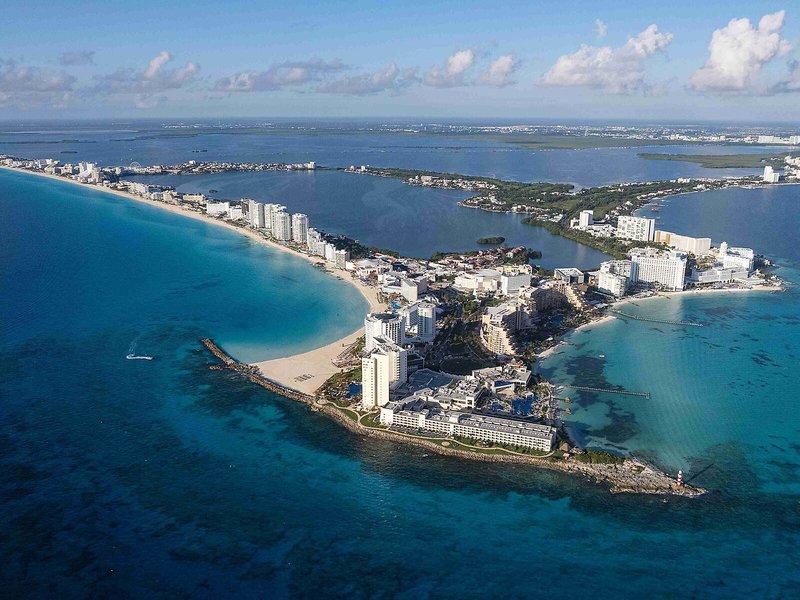 Aloft Cancun 8
