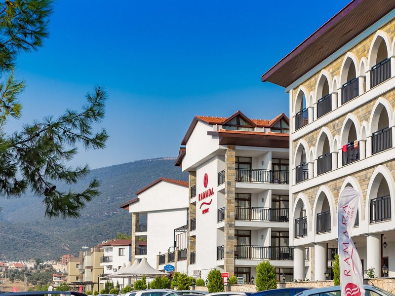 Ramada Resort by Wyndham Akbuk 1