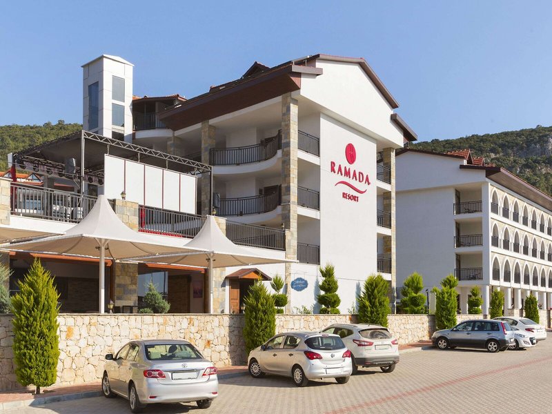 Ramada Resort by Wyndham Akbuk 2