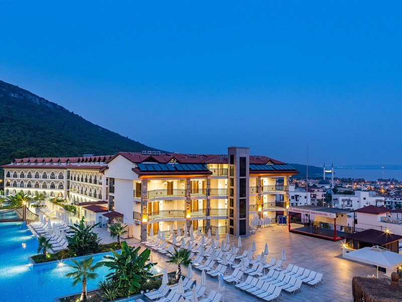 Ramada Resort by Wyndham Akbuk 4