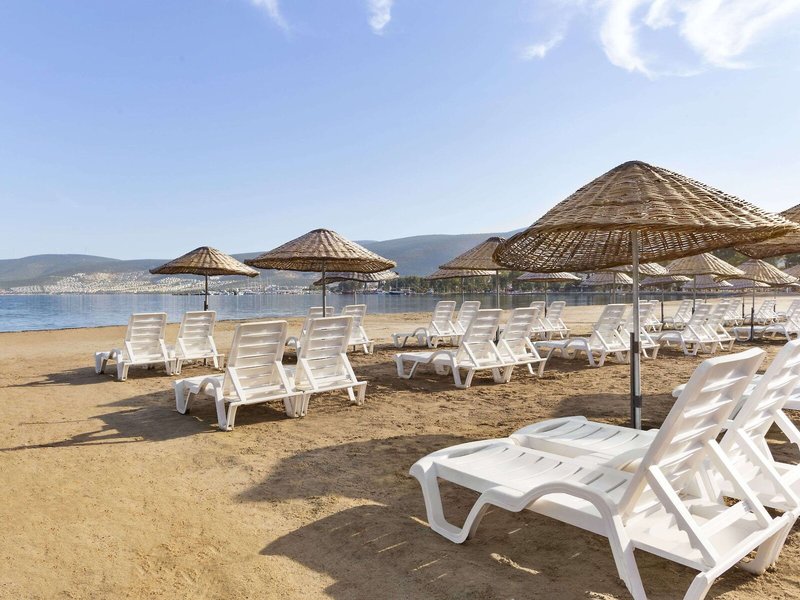 Ramada Resort by Wyndham Akbuk 7