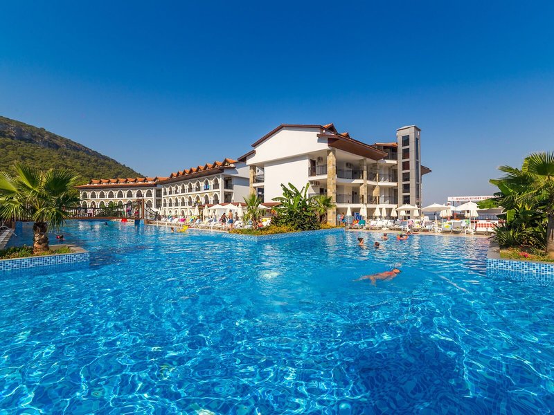 Ramada Resort by Wyndham Akbuk 13