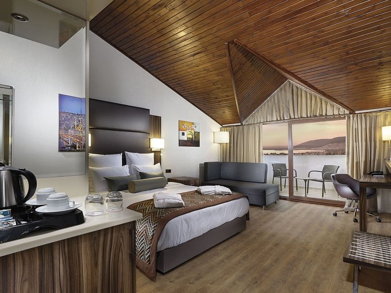 Ramada Resort by Wyndham Akbuk 36