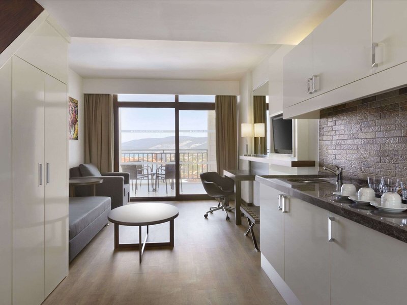 Ramada Resort by Wyndham Akbuk 38