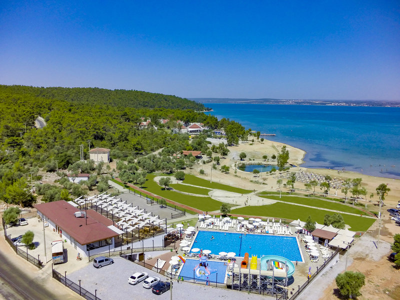 Ramada Resort by Wyndham Akbuk 9