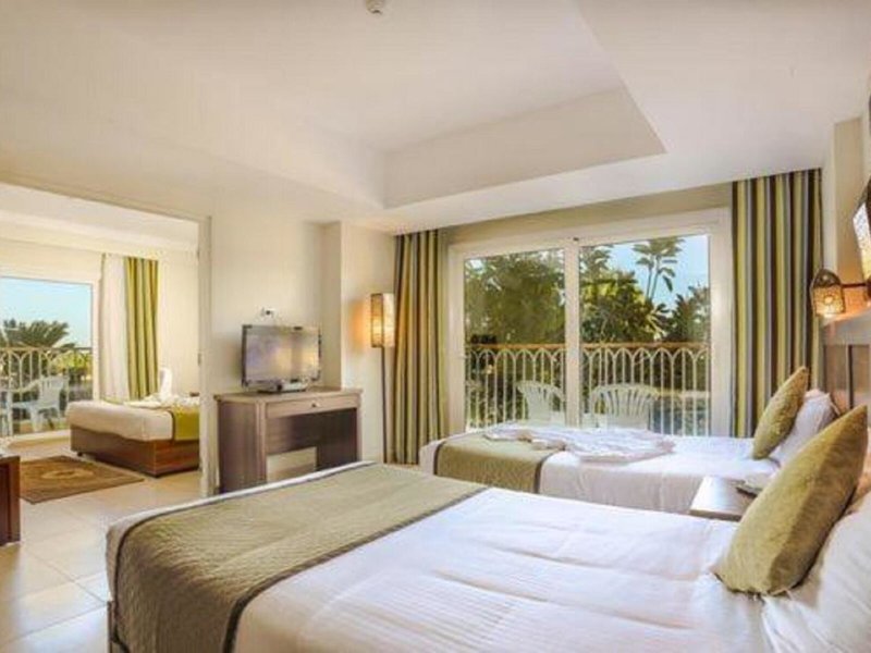Royal Star Beach Resort  7